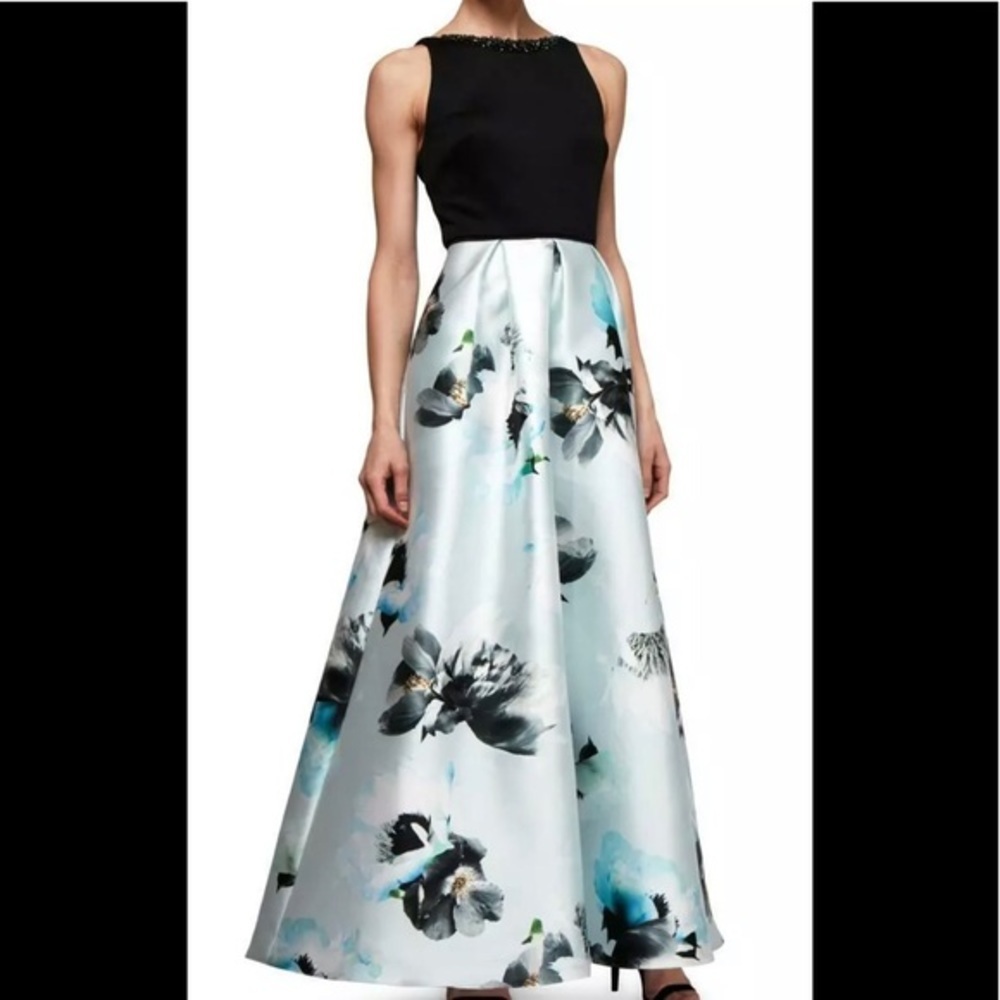 Women’s Formal Dress Size 10 Ignite Evenings Gown Floral  Beaded Floral NEW